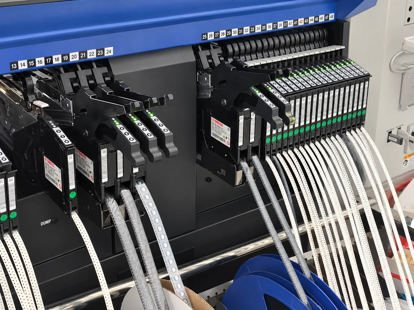 SMT feeders with loaded component tapes